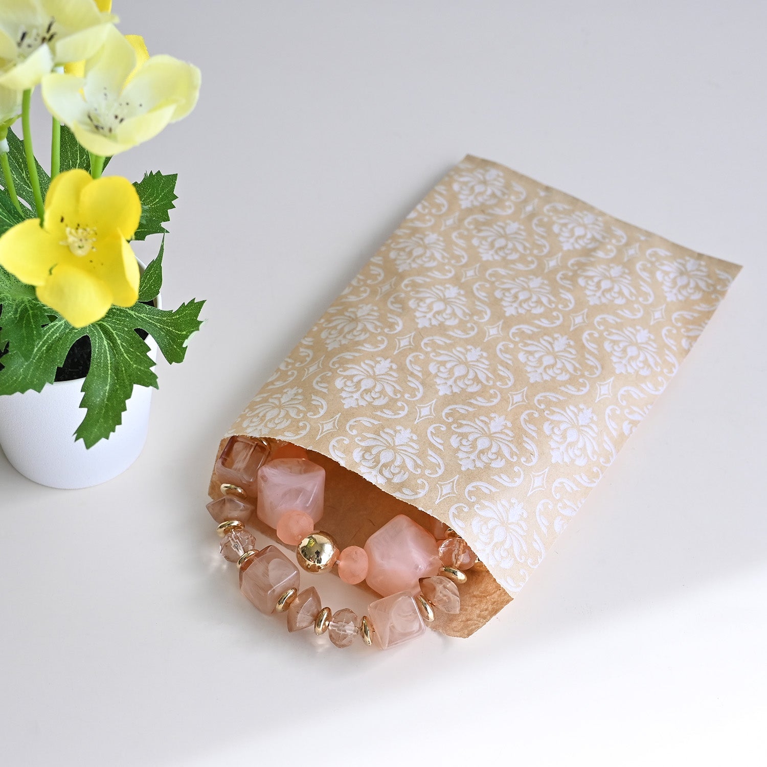 #EN-9707-WH White Damask Kraft Gift Bags