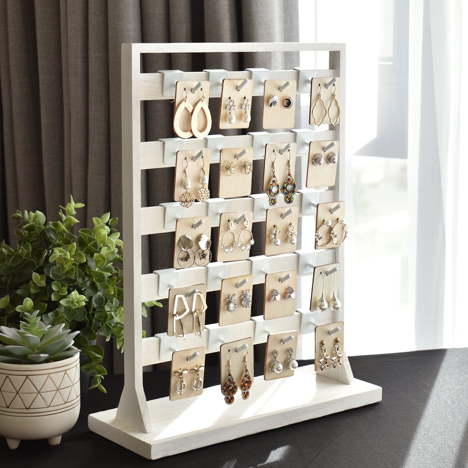 #WD2005 Wooden jewelry rack with  20 white hooks